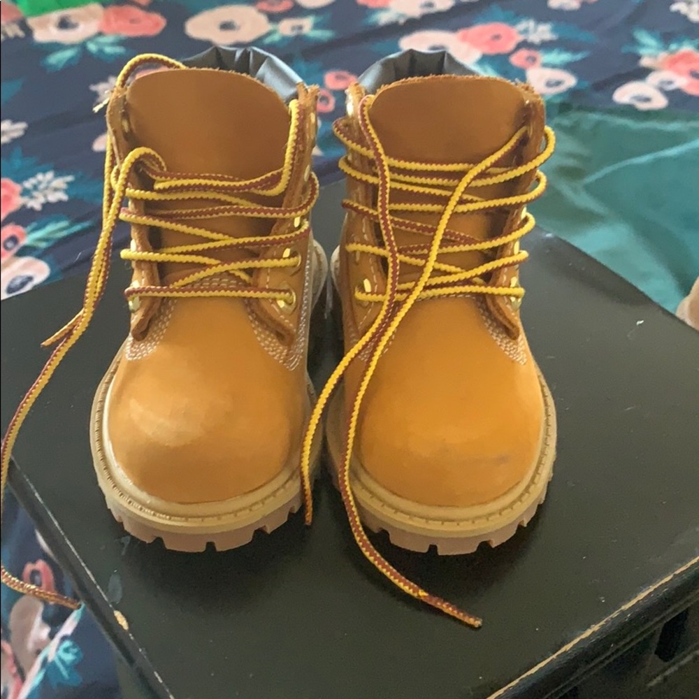 Toddler timberland size 4M